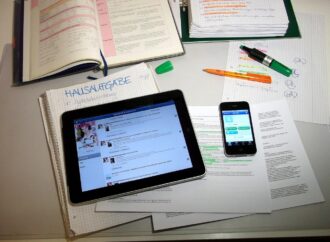 Navigating the Digital Dilemma: How Indian Schools and Parents Can Address Social Media Challenges